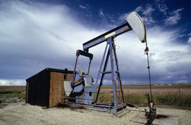 Texas Oil Rig Explosion Injures 2 in Karnes County
